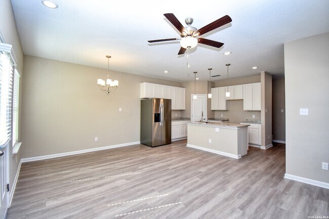 Building Photo - 6214 Oakland Ridge Unit 101