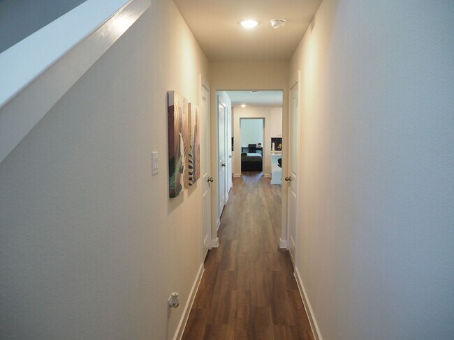Foto del edificio - 1220 Elva Warren St