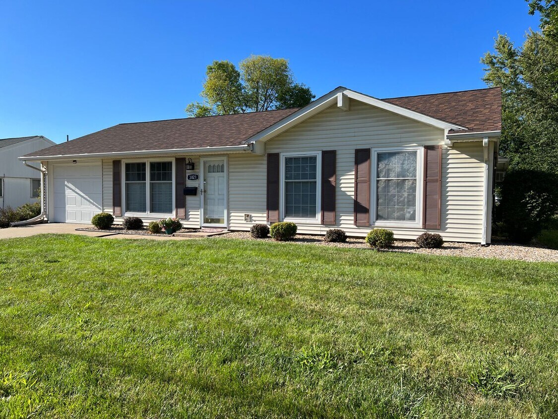 Primary Photo - Welcome home to 3821 State St. 3 bedroom 2...