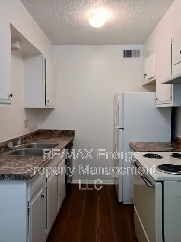 Primary Photo - 1212 NW 26th St
