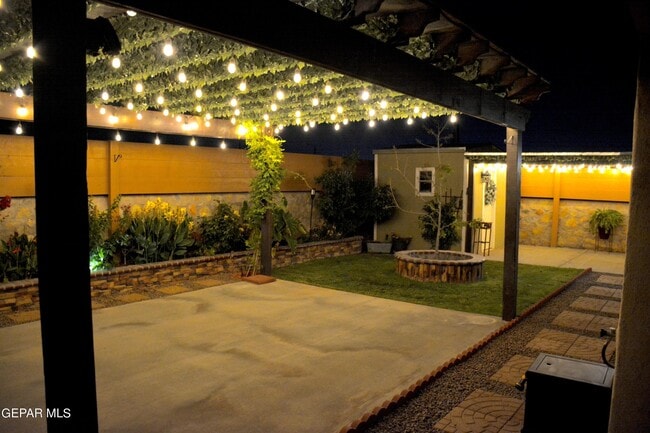 Building Photo - 12912 Runway Ave