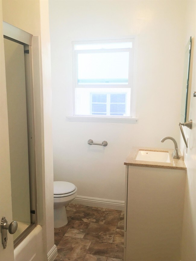 Foto del edificio - 921 S Serrano Ave