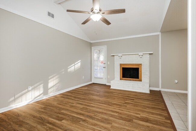 Foto del edificio - Welcome to Your Ideal Home in Ladson, SC