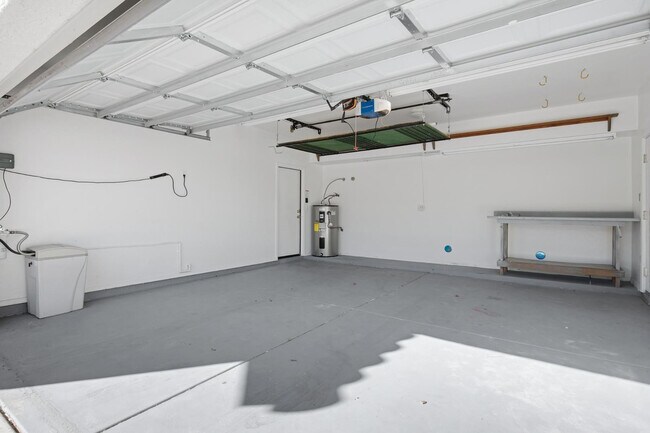 Building Photo - 1248 E Briarwood Terrace