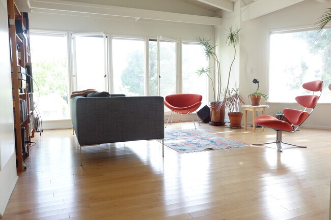Foto del edificio - 2232 Talmadge St