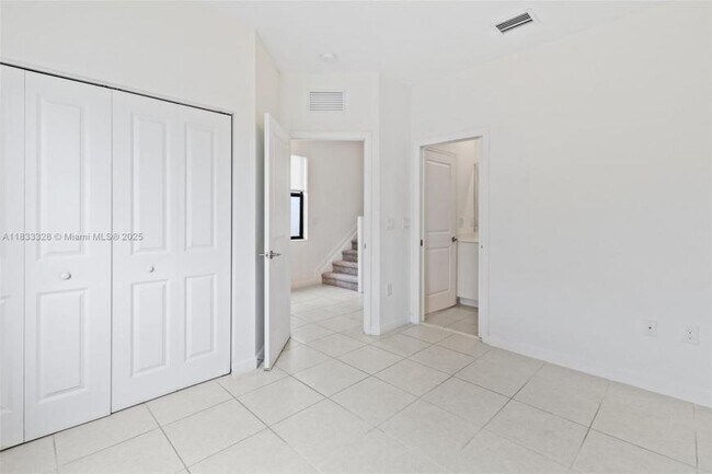 Foto del edificio - 3 bedroom in North Miami Beach FL 33179