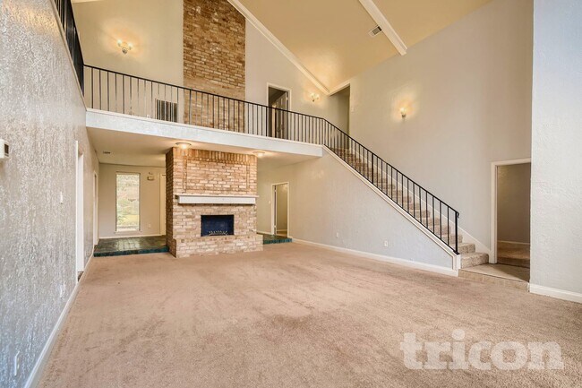 Building Photo - 8103 Oak Moss Dr