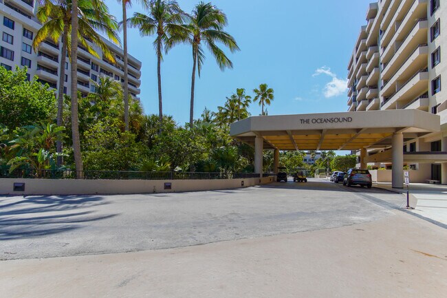 Building Photo - 251 Crandon Blvd