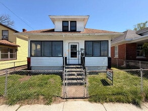 Building Photo - 215 N Woodland Ave