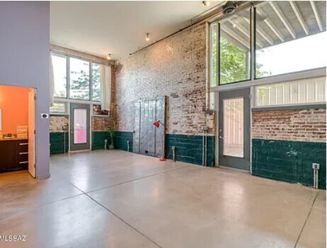 Foto del edificio - 1001 E 17th St