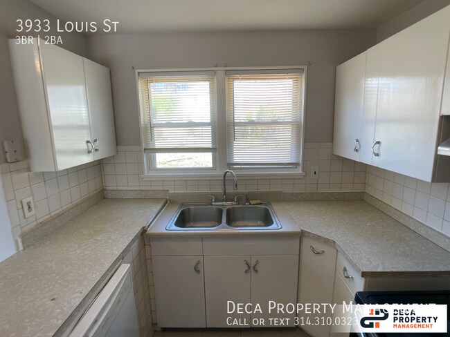 Building Photo - 3 Bedroom House