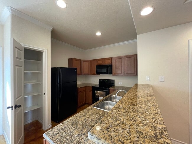 Foto del edificio - Town home for rent