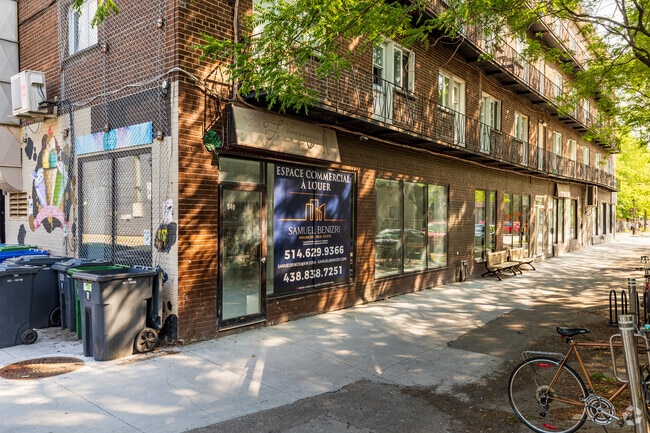 Photo du bâtiment - 820 Rue Roy E