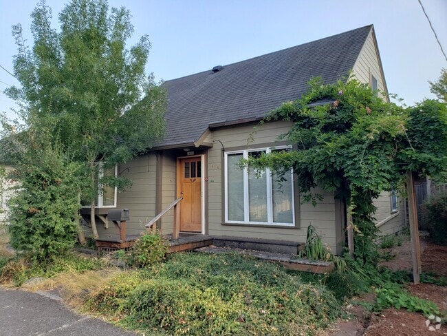Single Family Home - 1414 NW Polk Ave