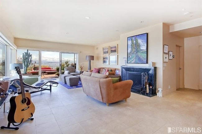 Interior - 1441 Montgomery St