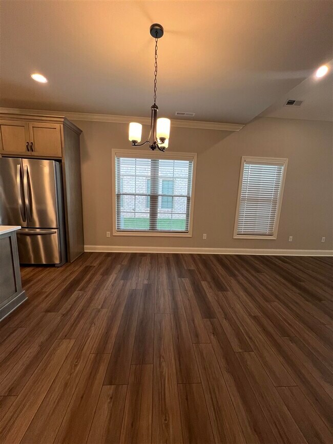 Foto del edificio - 556 Cumberland Pointe Ln