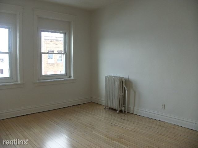 Foto del edificio - 1016 Ogden Ave