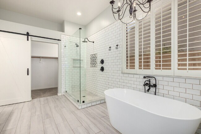 Foto del edificio - Arabian Views 4 bed 2 bath with pool