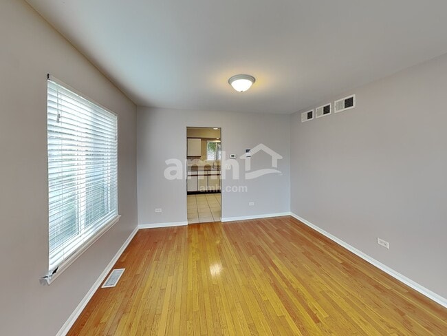 Building Photo - 621 Red Barn Trl