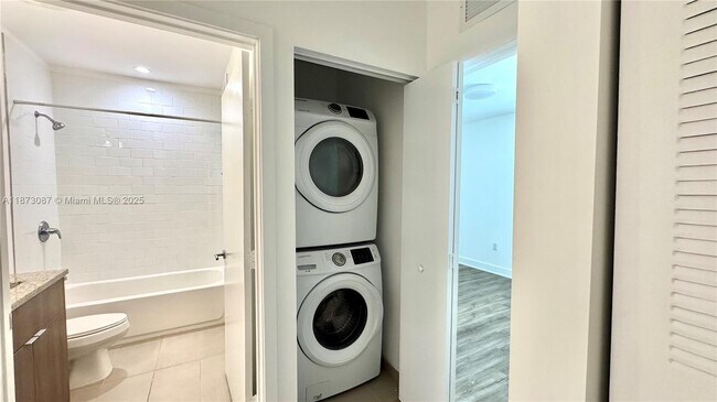 Foto del edificio - 519 NE 121st St