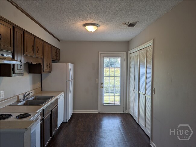 Building Photo - 230 Lanier Dr