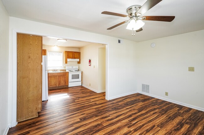 Building Photo - 500 Skyline Dr