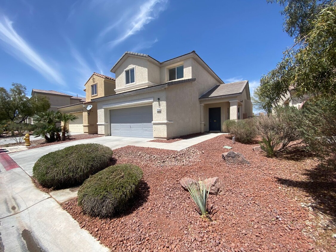 Foto principal - Gorgeous 3bed / 2.5bath home in the Silver...