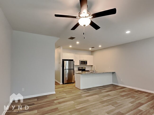 Building Photo - 2909 Ridgeview Dr