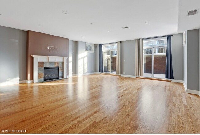 Foto del edificio - 4040 N Mozart St