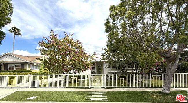 Building Photo - 6306 Aura Ave