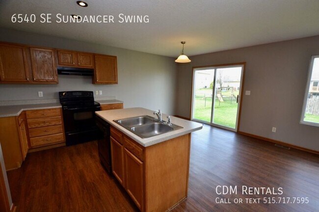 Building Photo - Like-New Pleasant Hill Home - Now Available!