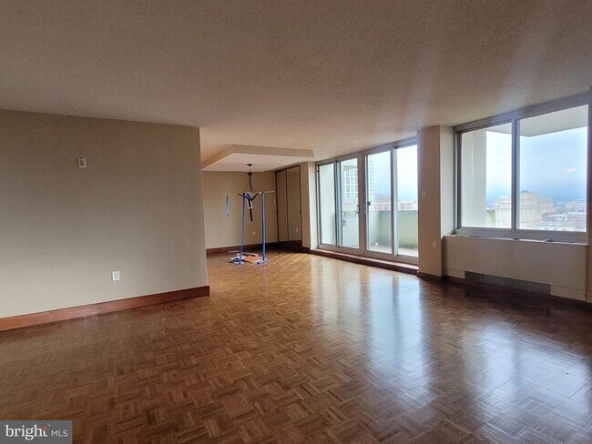 Foto del edificio - 604-36 S Washington Square