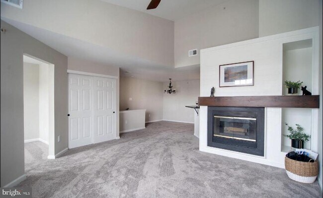 Foto del edificio - 406 Dresher Woods Dr