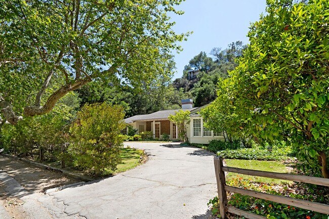 Building Photo - 1763 Old Ranch Rd