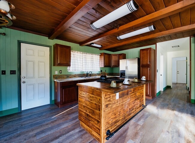 Foto del edificio - 16521 Mil Potrero Hwy