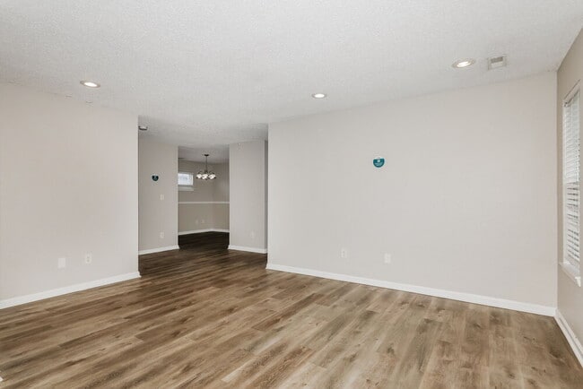 Building Photo - 629 Locust Grove Ln
