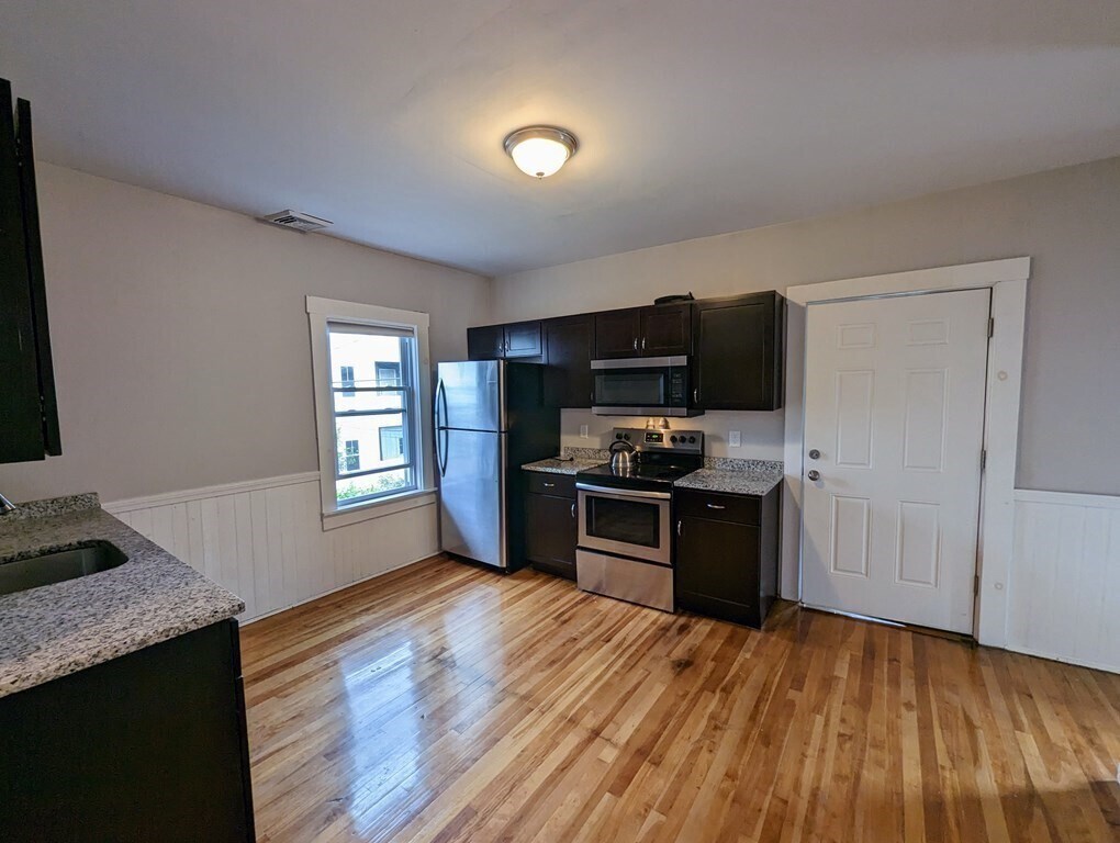 Primary Photo - 3 Hudson Pl