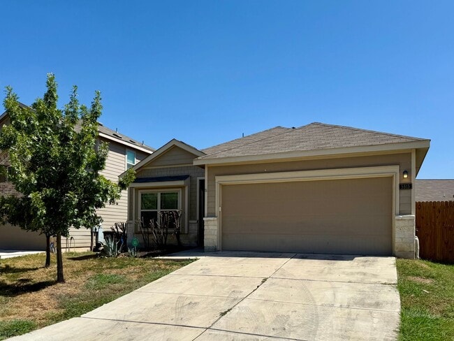 Building Photo - Northeast Crossing Neighborhood. Close to ...