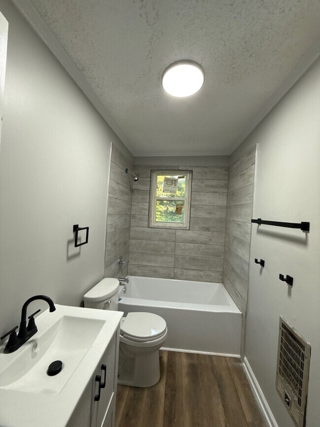 Foto del edificio - 171 Grant Ln