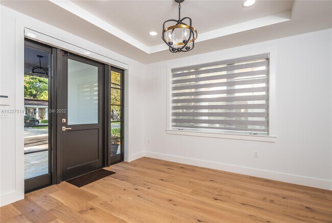 Building Photo - 808 Majorca Ave