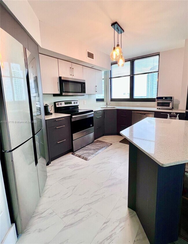 Foto del edificio - 1330 West Ave