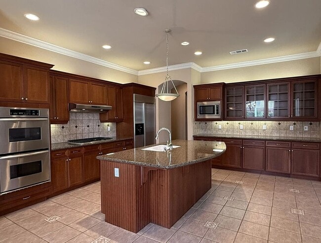 Building Photo - Spacious Luxury Home in Prestigious Country Club Community