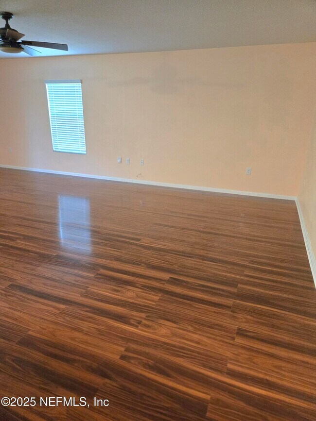 Building Photo - 2333 Sotterley Ln