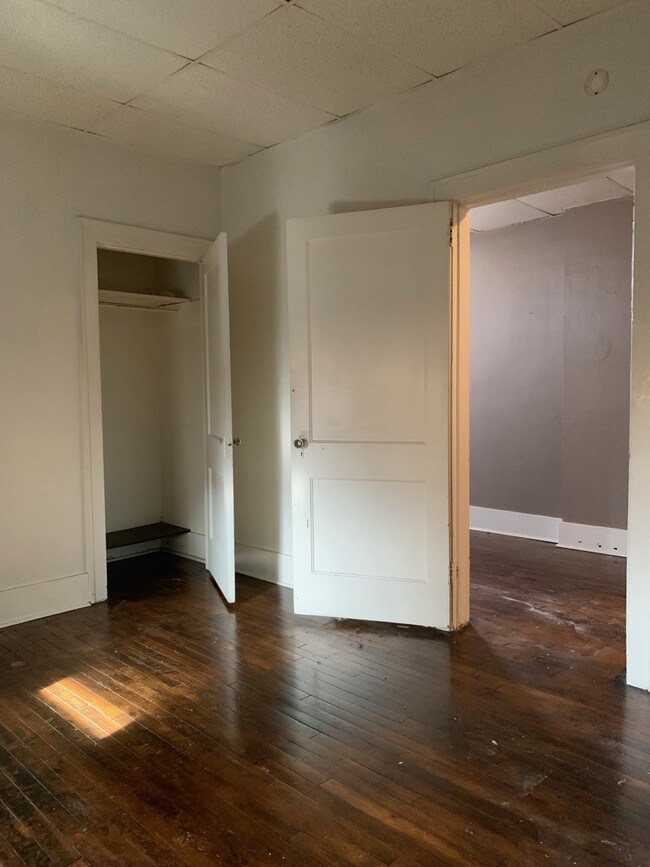 Building Photo - 430 Brownsville