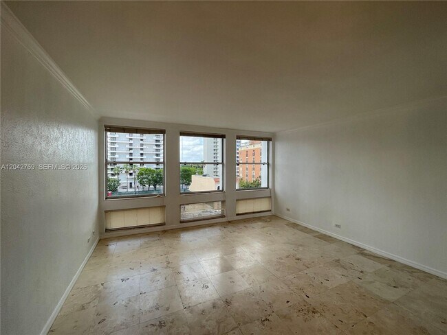 Building Photo - 700 Biltmore Way