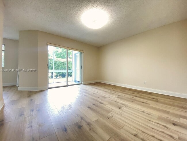 Building Photo - 759 NW 92nd Ave
