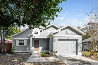 Building Photo - 1711 31st Ave E