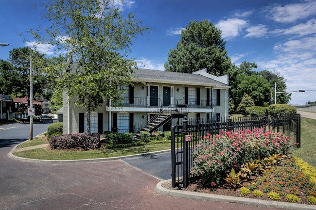 Building Photo - Vieux Carre Apartments