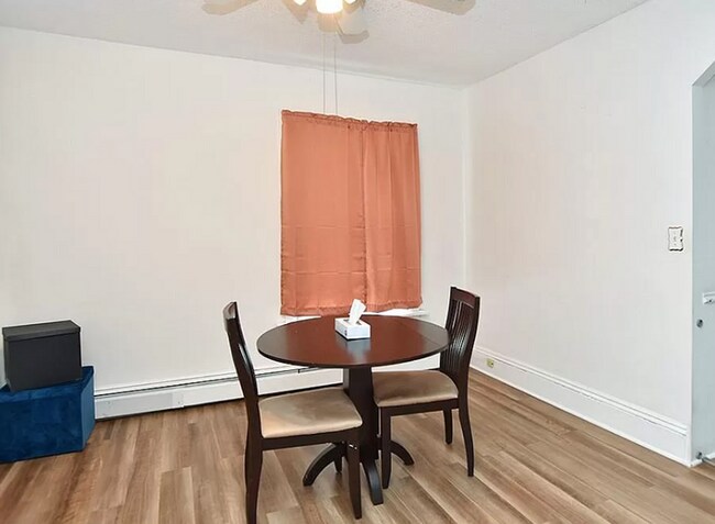 Foto del edificio - 1st floor unit off street parking