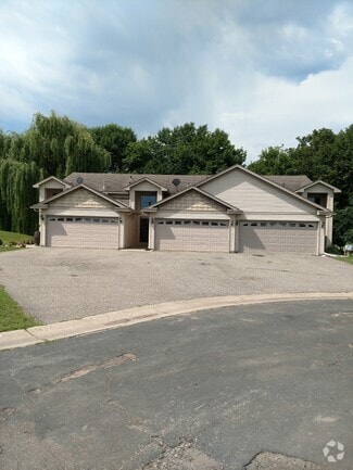 Building Photo - 821 Creekside Cir